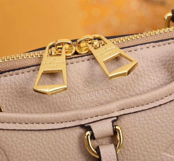 ルイヴィトンバッグ素材ディテール